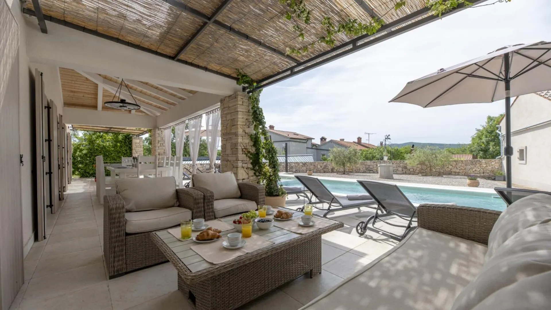 Villa Batelica In Sveti Bartul - Haus Fuer 8 -10 Personen Labin  Labin (Istria)