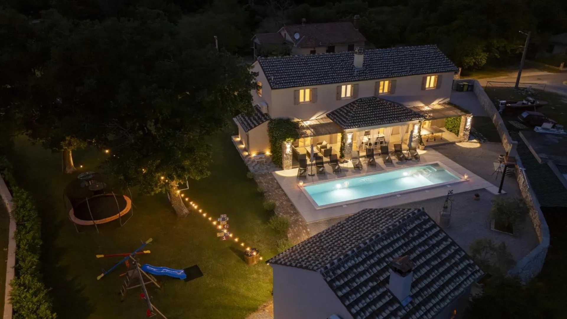 Villa Batelica In Sveti Bartul - Haus Fuer 8 -10 Personen Labin