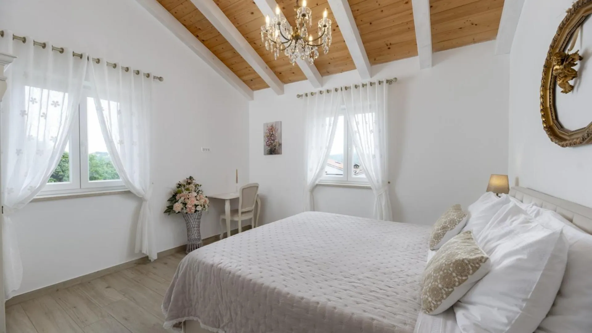 Villa Batelica In Sveti Bartul - Haus Fuer 8 -10 Personen Labin  Croácia