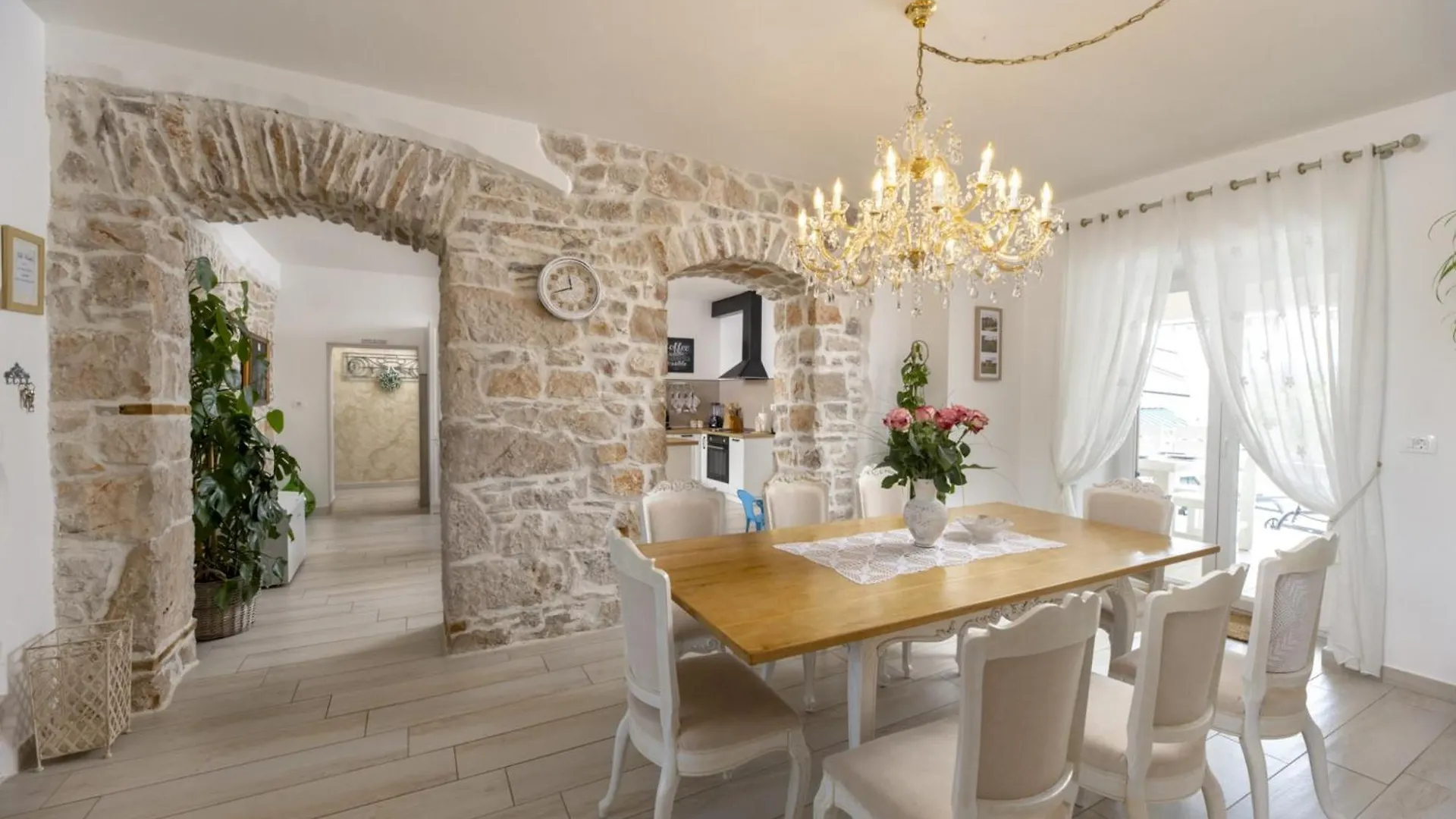 Villa Batelica In Sveti Bartul - Haus Fuer 8 -10 Personen Labin